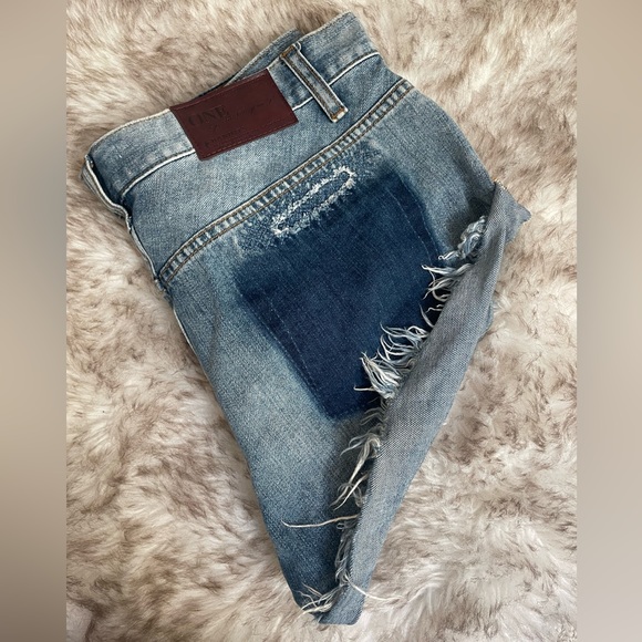 One Teaspoon super short jean cutoffs - Picture 2 of 4